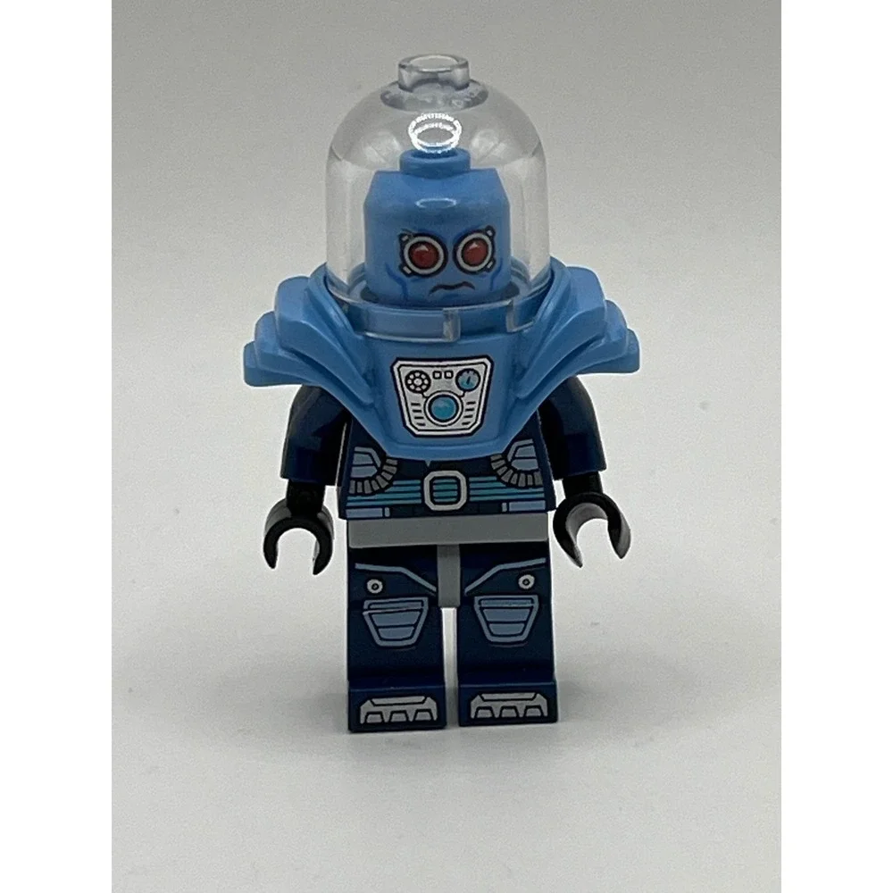 LEGO DC Super Heroes Mr. Freeze Minifigure sh0319 Dark Blue Suit 76000